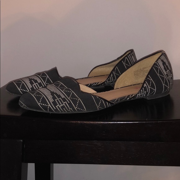 Black flats with white dots - Picture 2 of 2